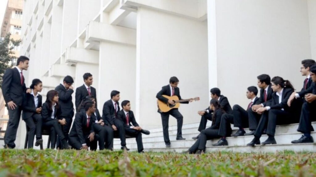 Hotel management courses with international exposure in Delhi