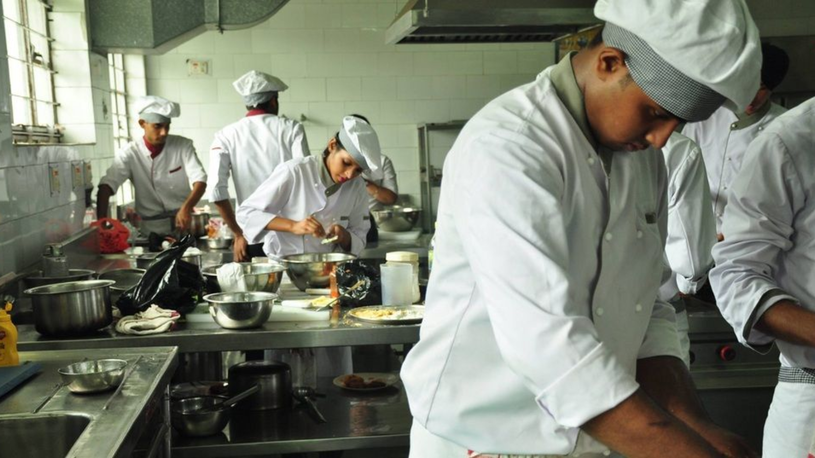 Hotel management bachelor degree, Laxmi Nagar