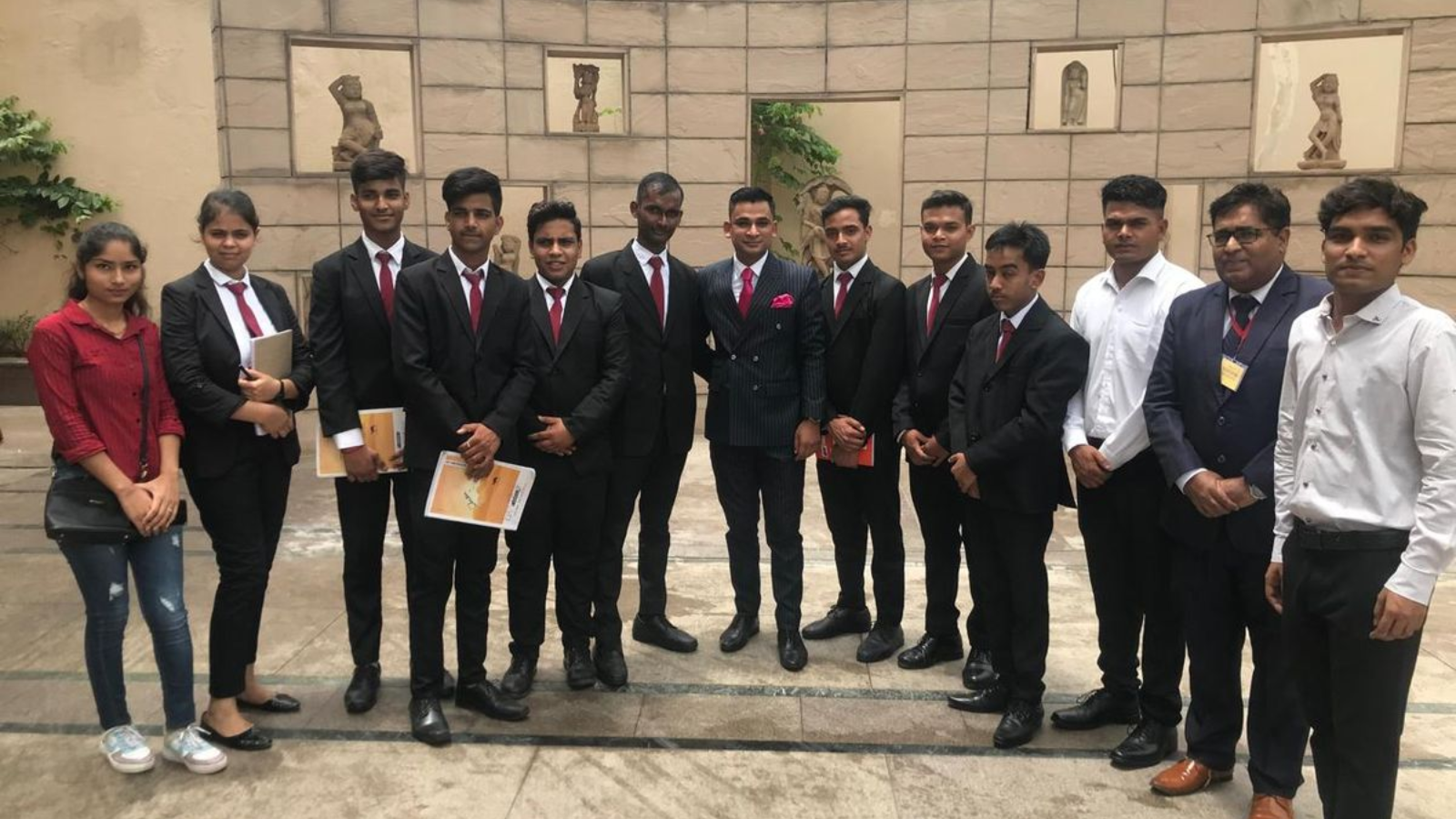 Hotel management communication skills