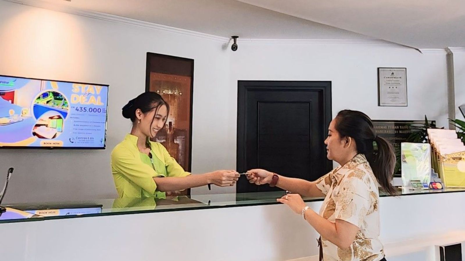 Hotel Management Diploma in Nehru Place