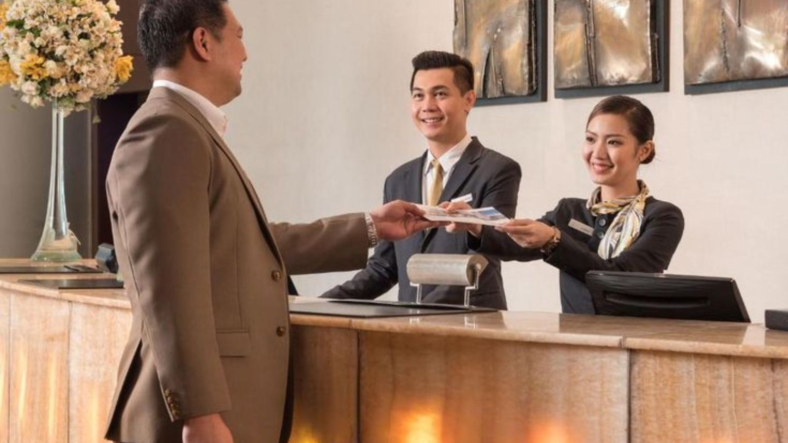 Professional Etiquette in Luxury Hotels