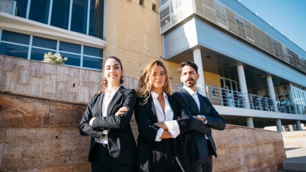 Hotel Management Institute with Internship Support
