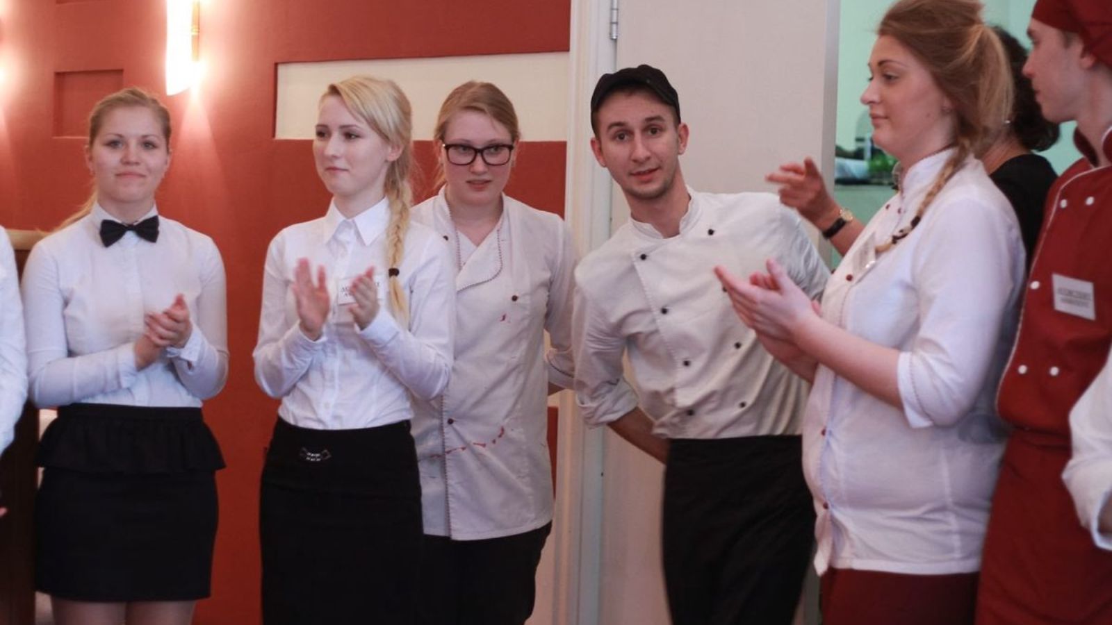 Government vs Private Hotel Management Colleges in Delhi – Which Should You Choose?