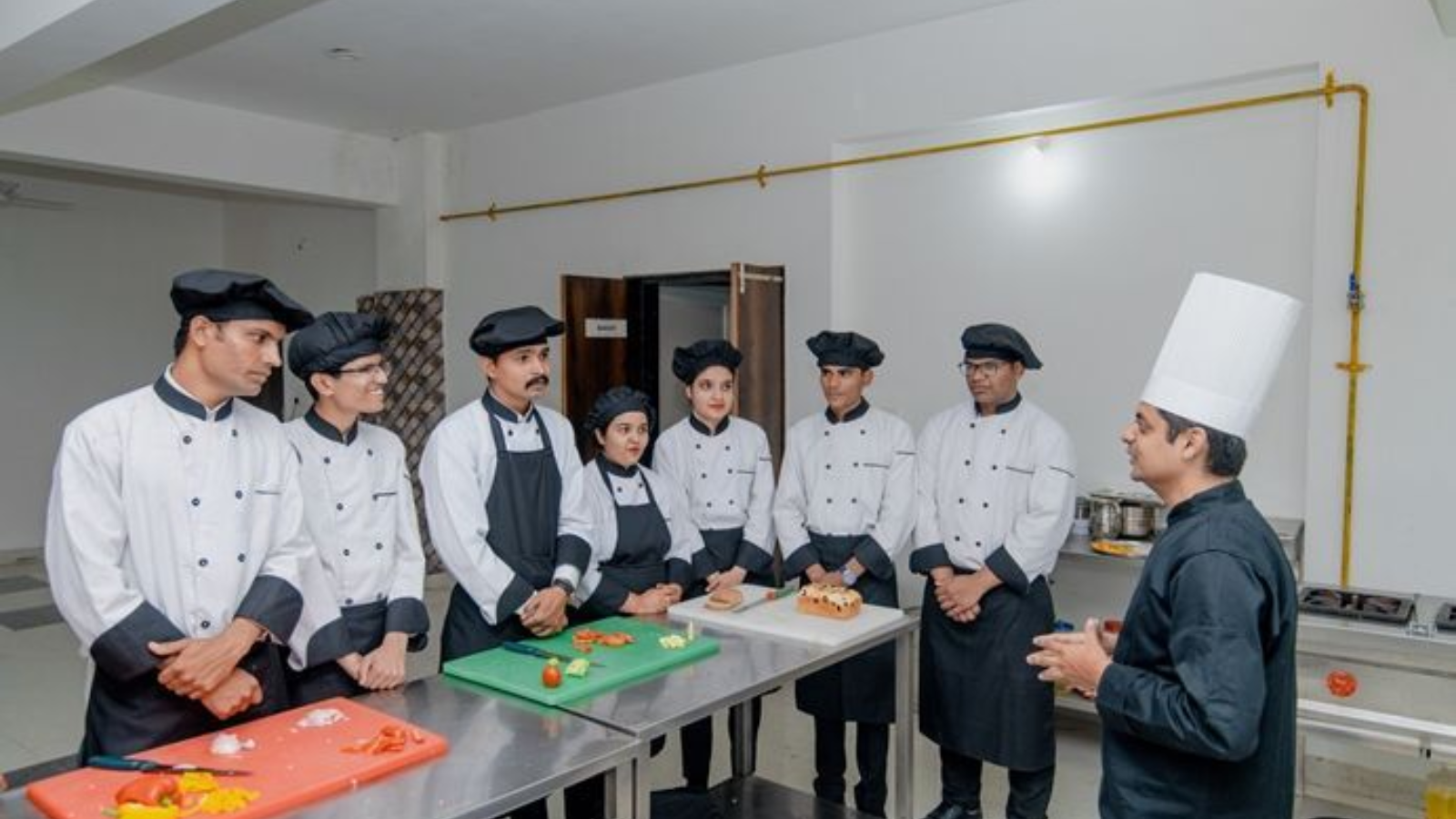 How to Start a Restaurant After Hotel Management
